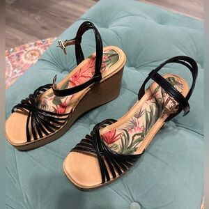 Boc wedge - New - size 9